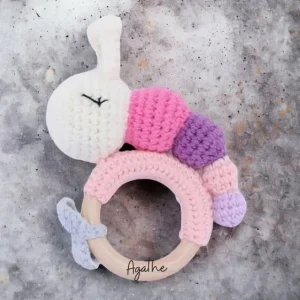 Hochet chenille avec prénom gravé