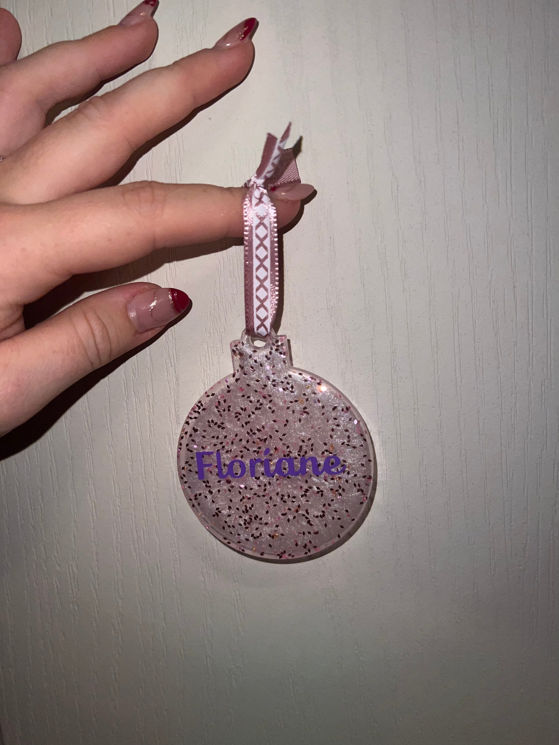 Boule de noël personnalisée résine – Image 4