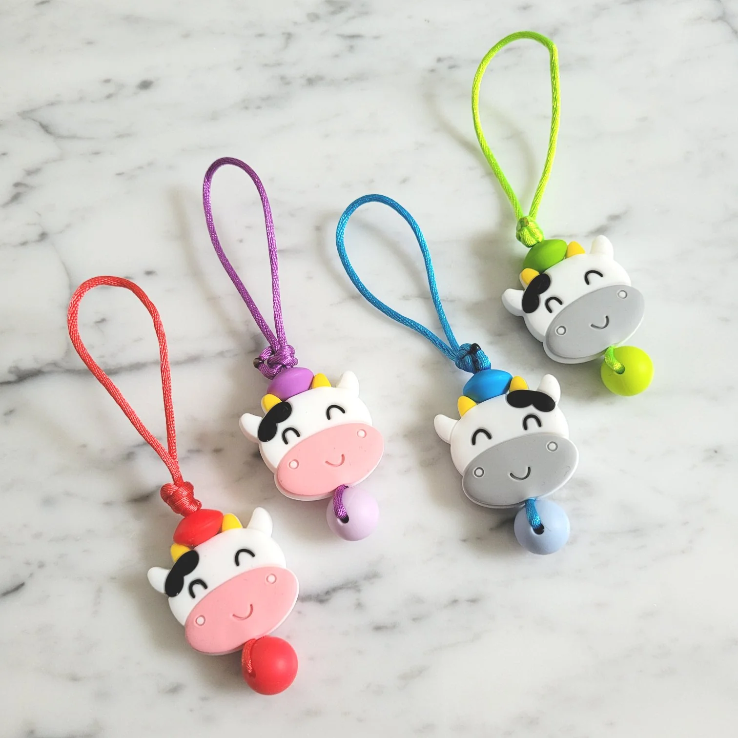 Tirette VACHE pour fermeture éclair, zipette, aide l'autonomie des petit, accessoire sensoriel, bille de silicone