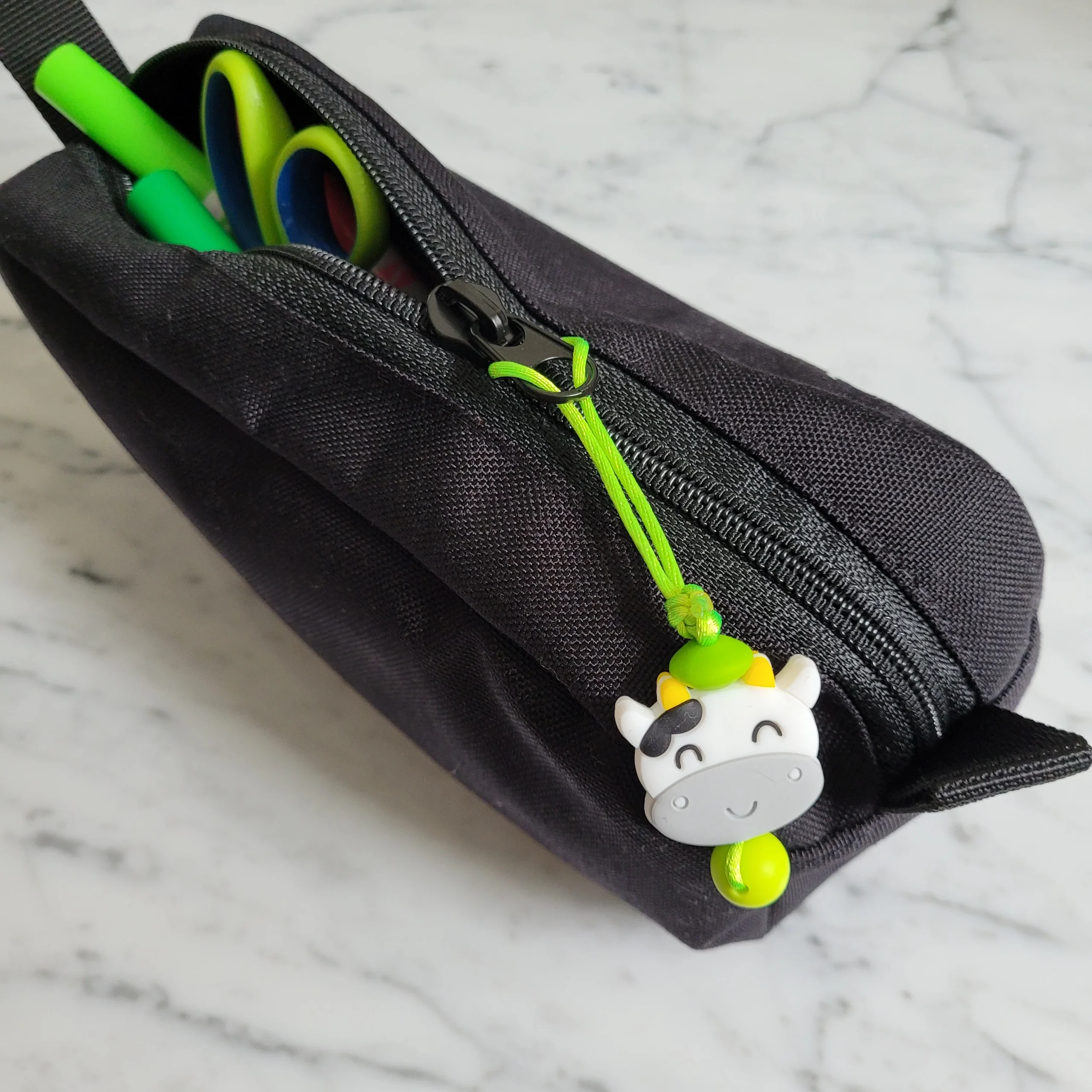 Tirette VACHE pour fermeture éclair, zipette, aide l'autonomie des petit, accessoire sensoriel, bille de silicone – Image 3