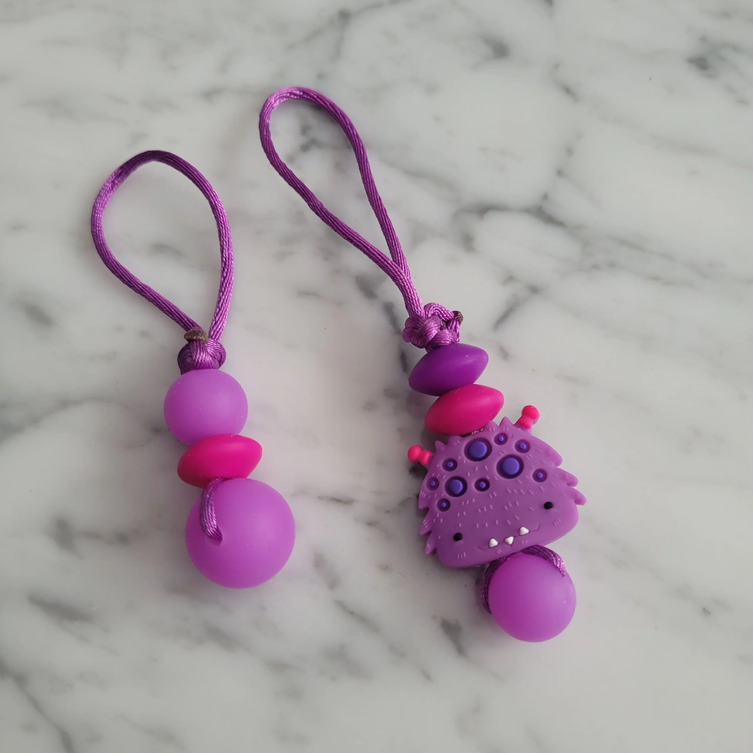 DUO de tirettes PETIT MONSTRE, brille dans le noir, pour fermeture éclair, Halloween – Image 3