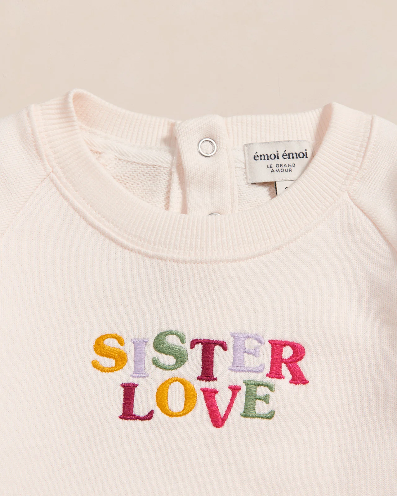 Le sweat brodé Sister love en coton bio - crème – Image 6