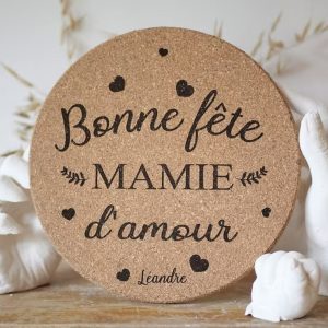 Dessous plat liège gravé Bonne fête mamie, cadeau personnalisé original grand-mère, idée fête des grands mères, cadeau mamie, cadeau petit enfants