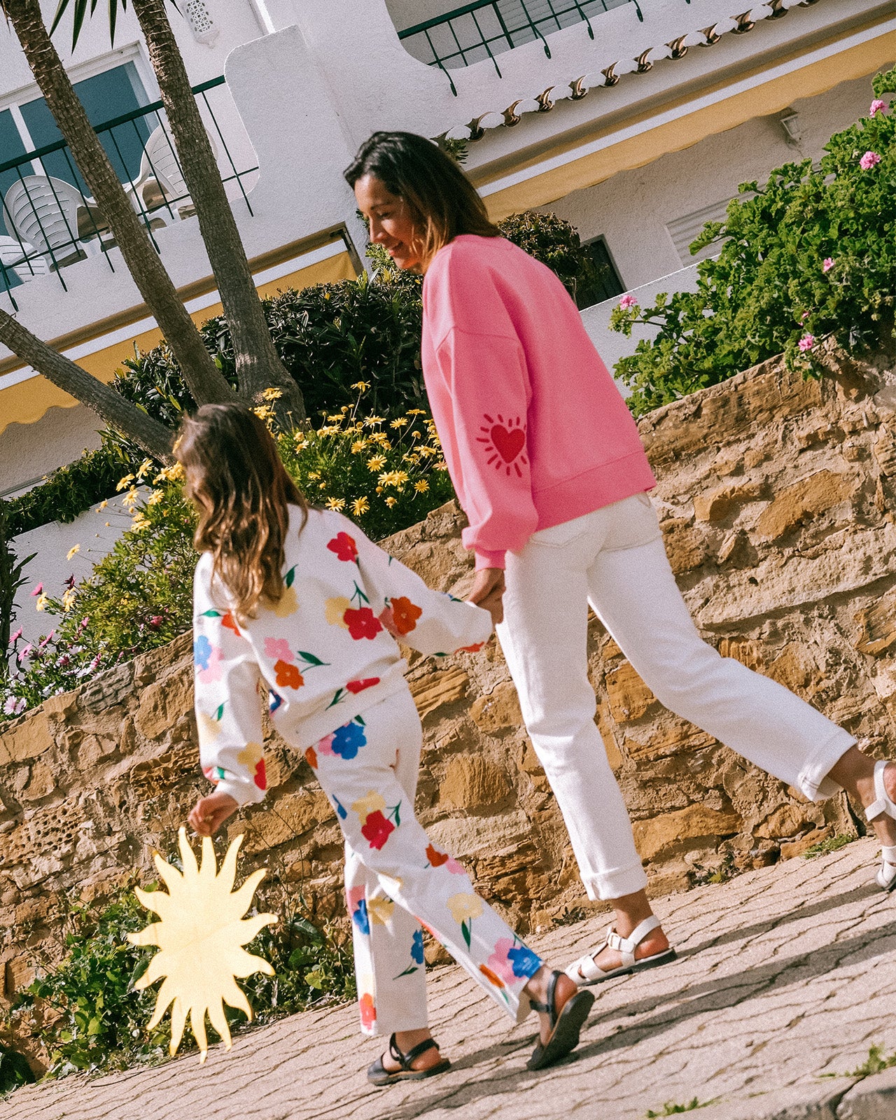 Le sweat Sam en coton bio - Anémones bouquet – Image 3