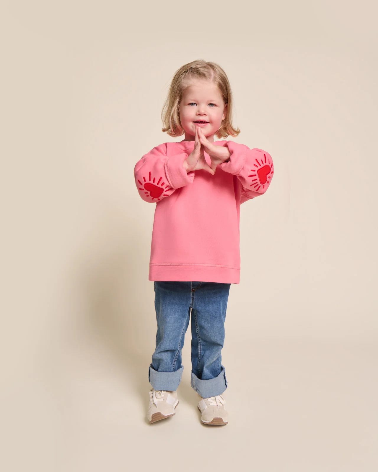 Le sweat Coeur solaire enfant avec coudières en coton bio - rose – Image 4