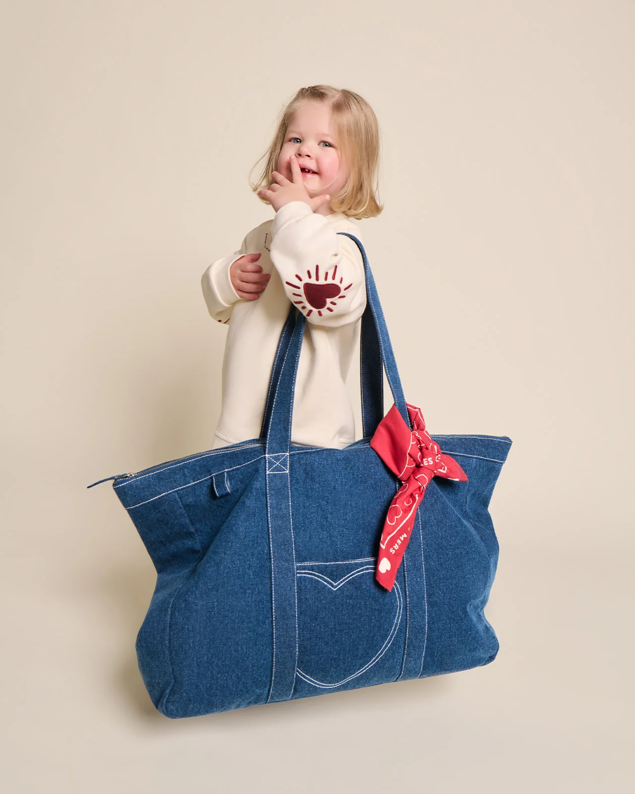 Le sweat Cœur solaire enfant avec coudières en coton bio - crème – Image 2