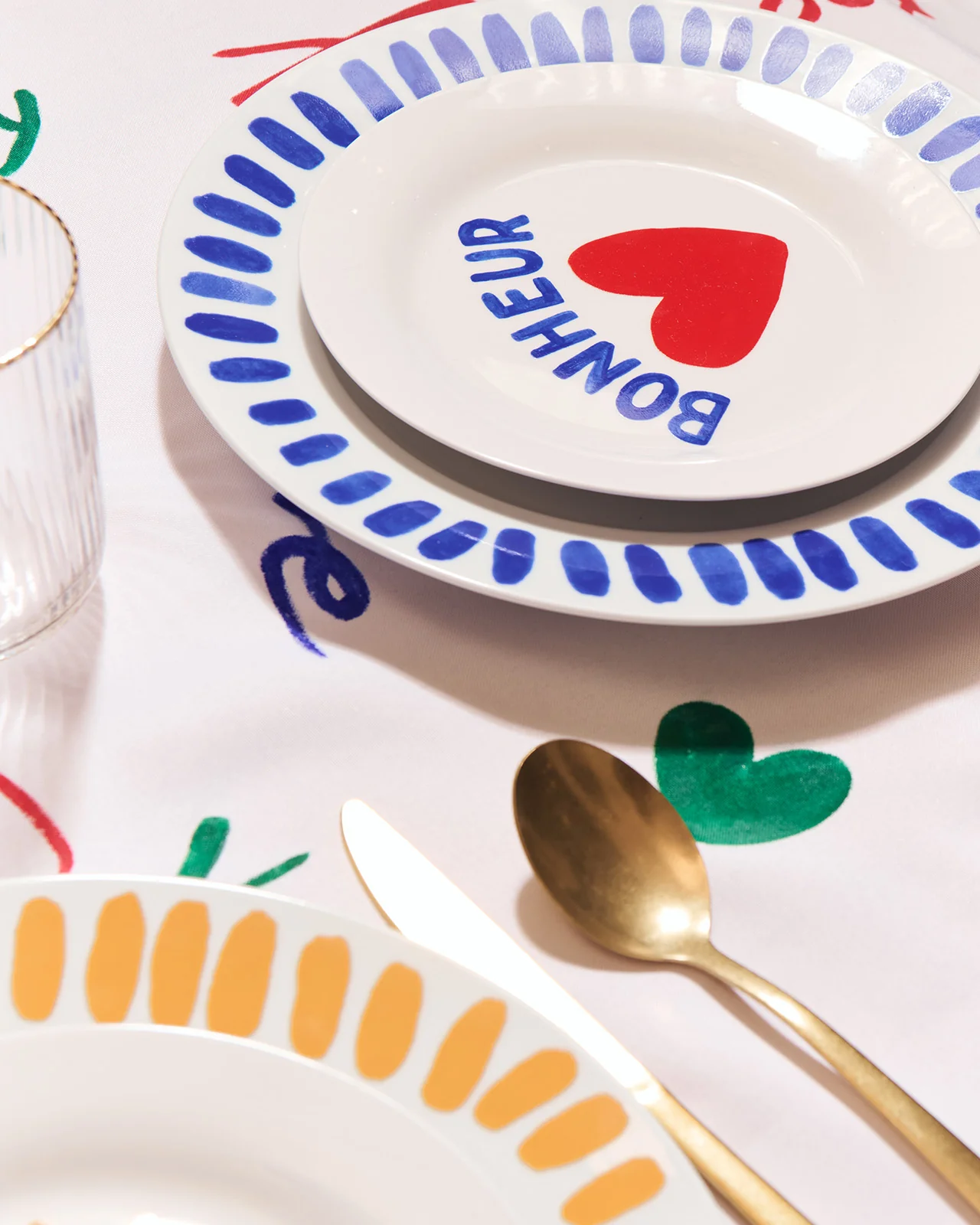 L'assiette Bonheur en porcelaine - 19 cm – Image 2