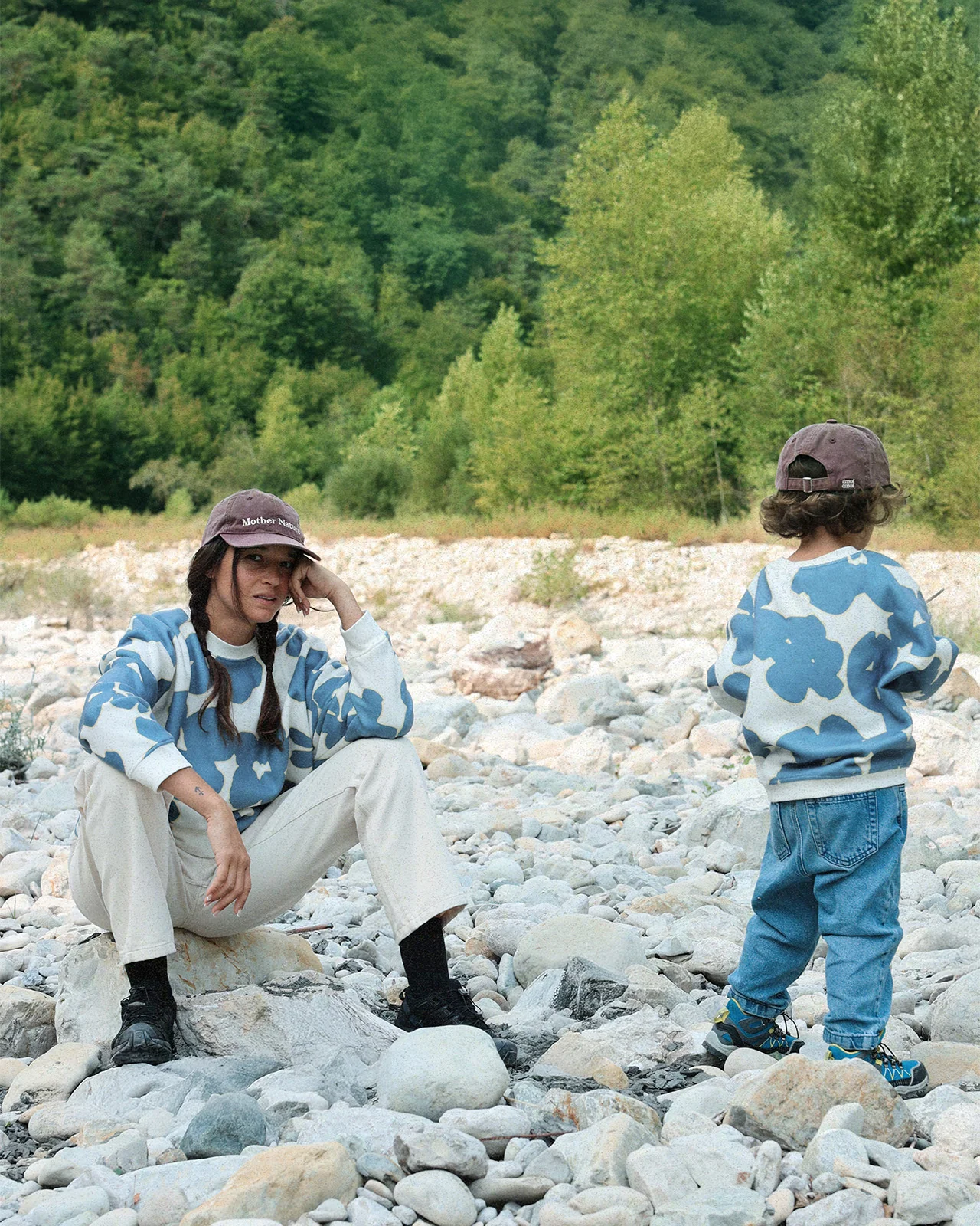 Le duo de sweats en polaire recyclée imprimée - fleurs du lac – Image 3