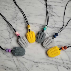 Pendentif FOSSILE, collier pour enfant, mâchouille, accessoire sensoriel, anti-stress, TDAH, TSA