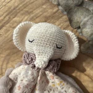 Doudou Éléphant - Doudou personnalisé au crochet