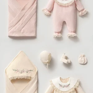 [Gamme Premium] Ensemble naissance bébé fille 5 pièces – Coton bio, tricot et velours beige (0-3 mois)- crème ou rose