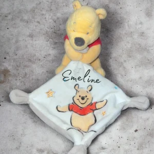 Doudou mouchoir Winnie personnalisé