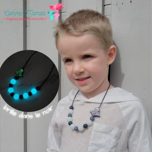 Collier pour enfant HALLOWEEN, BRILLE DANS LE NOIR