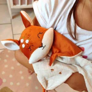 Doudou Léonard le renard – Création personnalisée et réconfort unique pour bébé