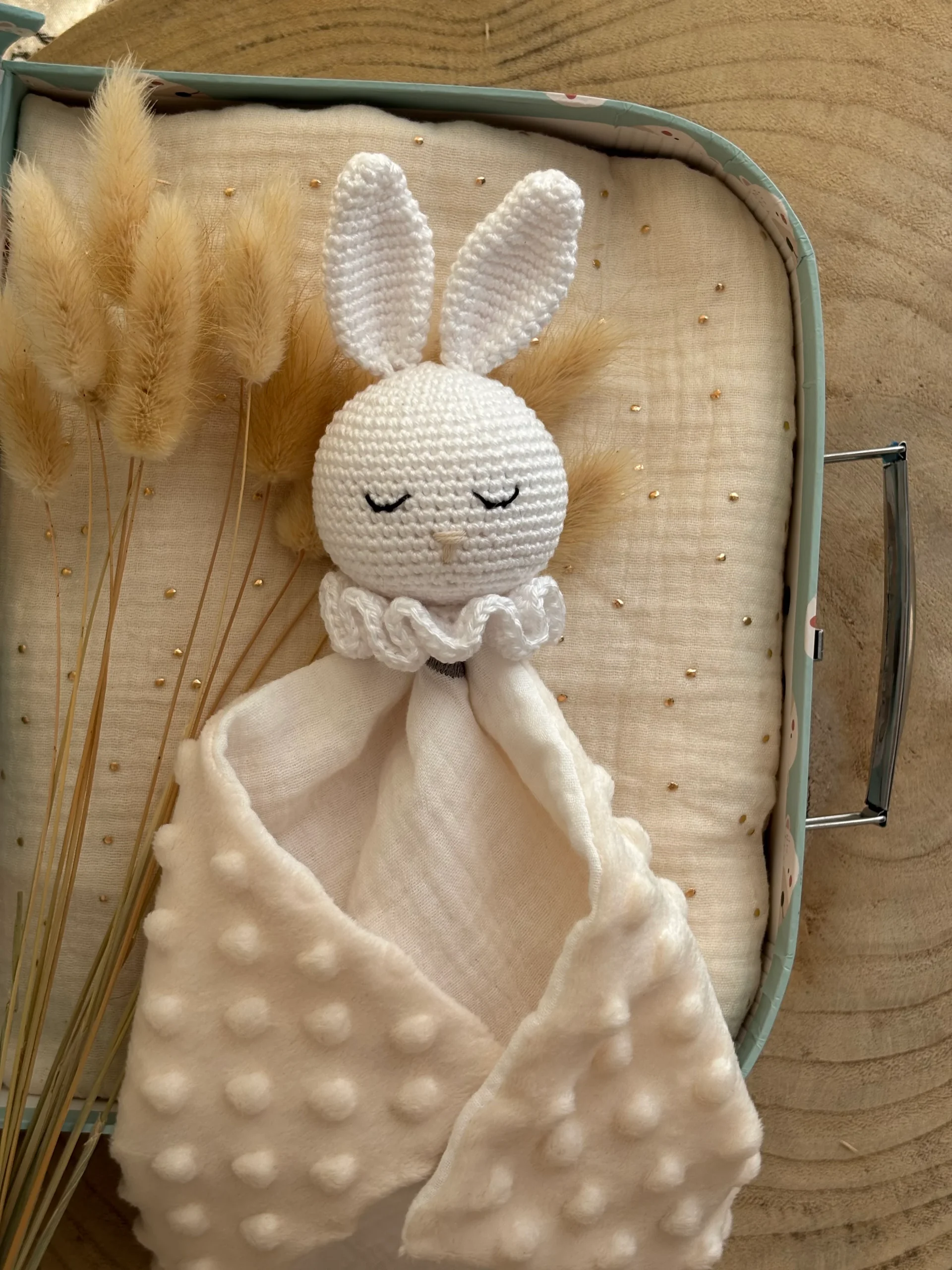 Doudou Lapin Blanc - Doudou personnalisé au crochet – Image 2