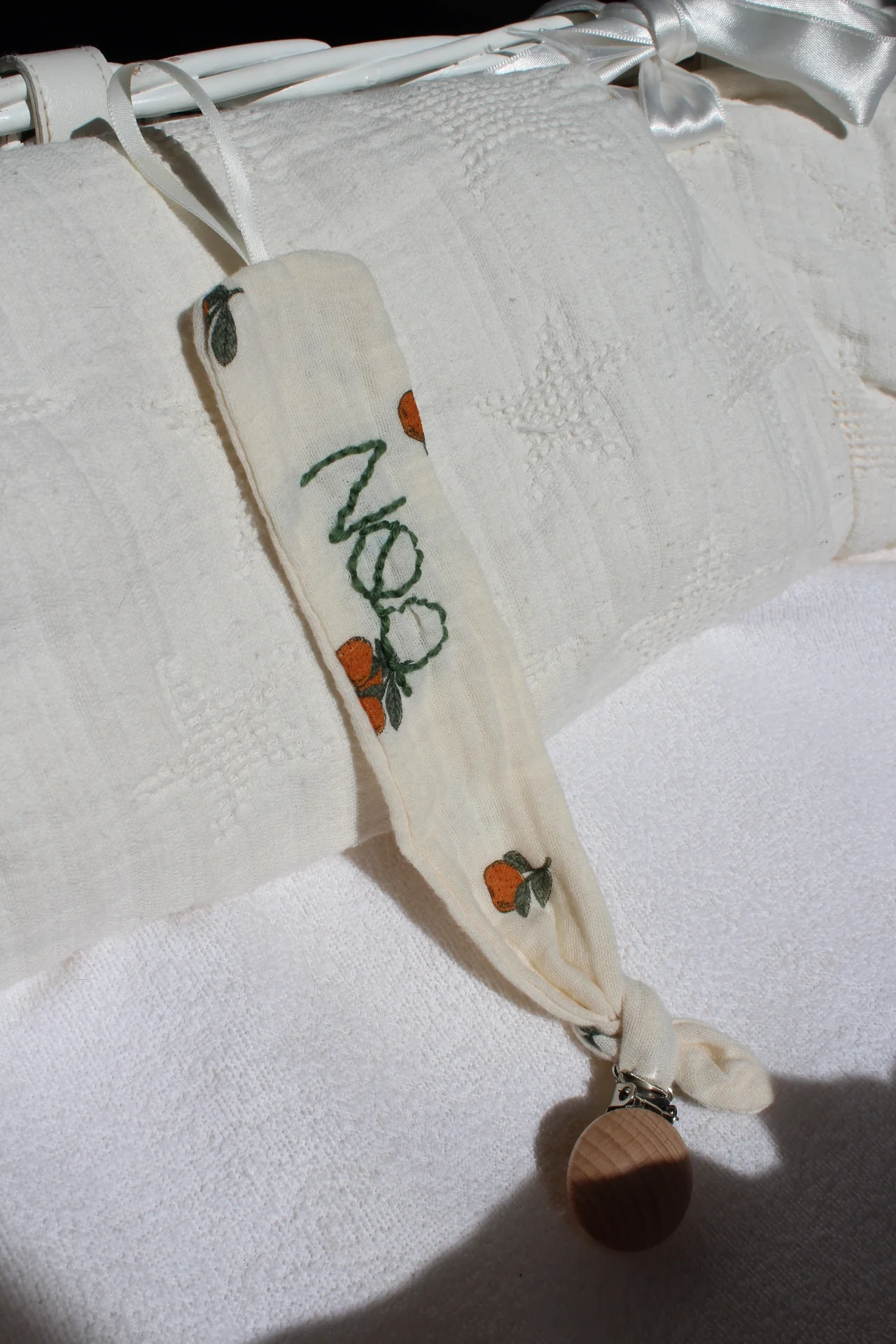 Attache tétine brodée – Image 4