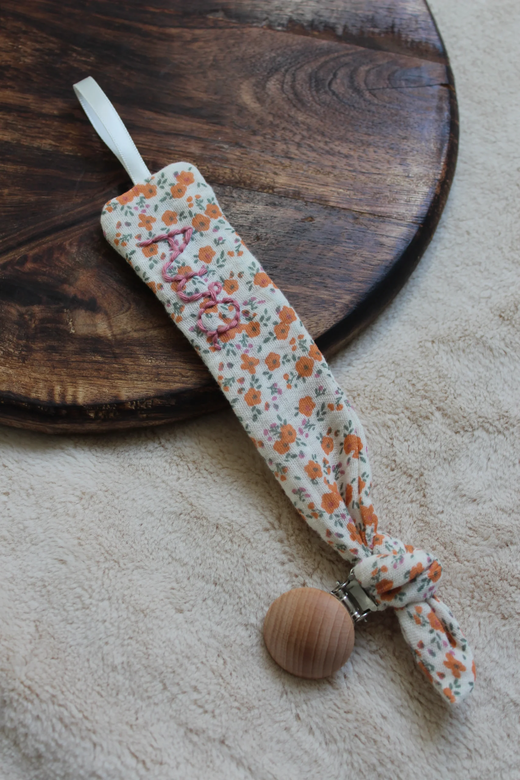 Attache tétine brodée – Image 7