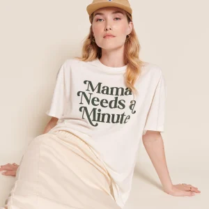 Le t-shirt Mama needs a minute en coton bio - blanc