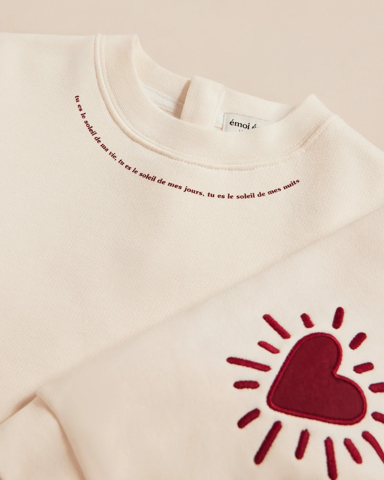 Le sweat Cœur solaire enfant avec coudières en coton bio - crème – Image 3