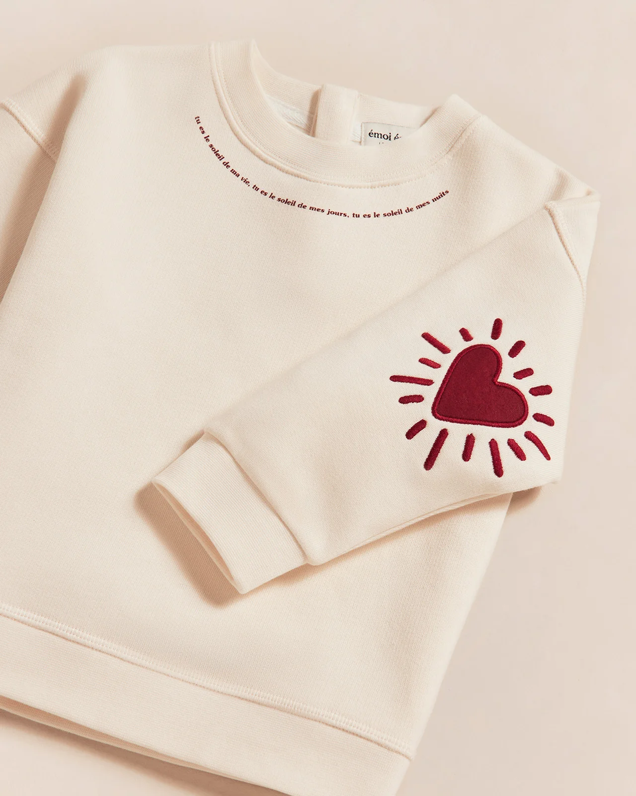 Le sweat Cœur solaire enfant avec coudières en coton bio - crème – Image 5