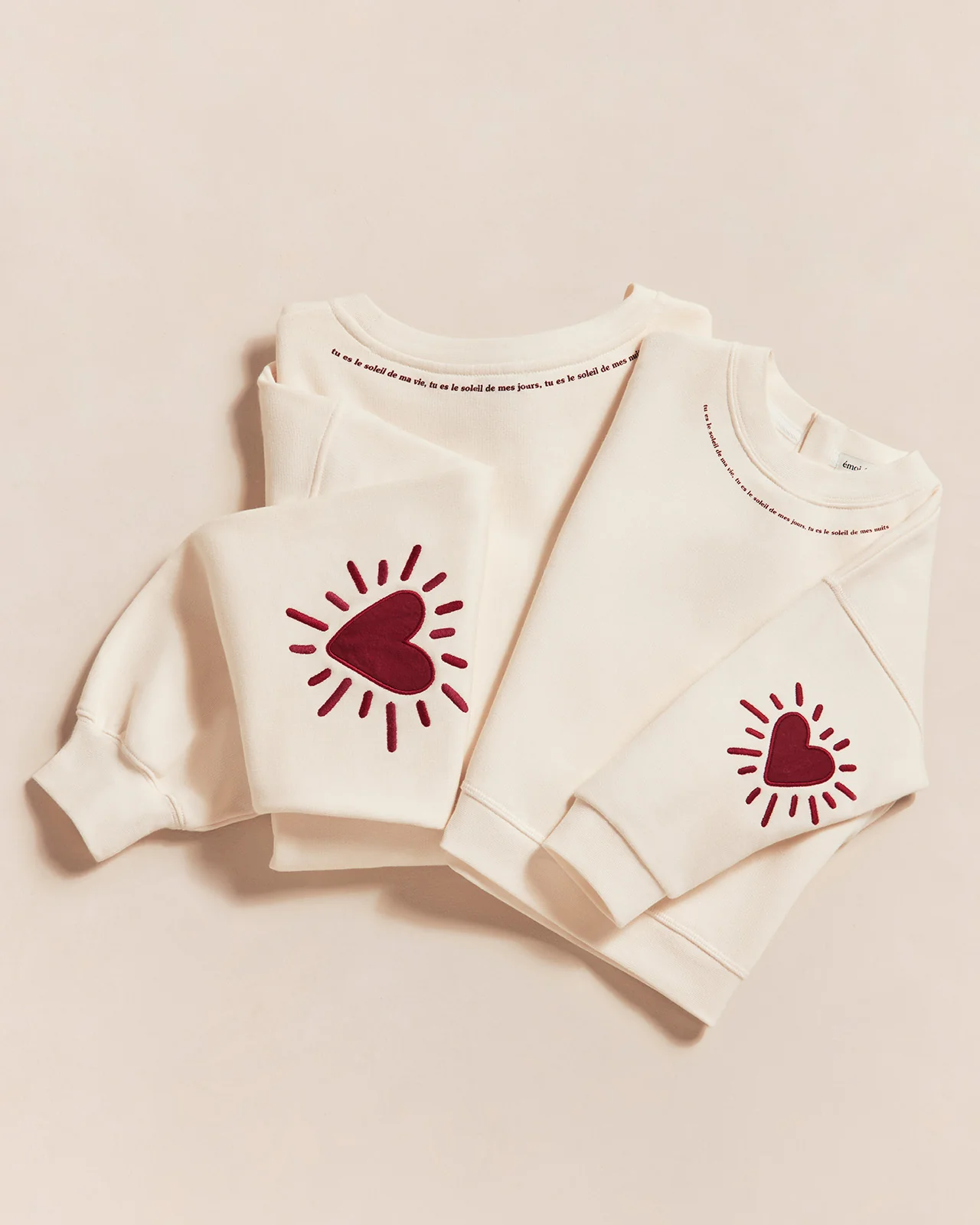 Le sweat Cœur solaire enfant avec coudières en coton bio - crème – Image 4