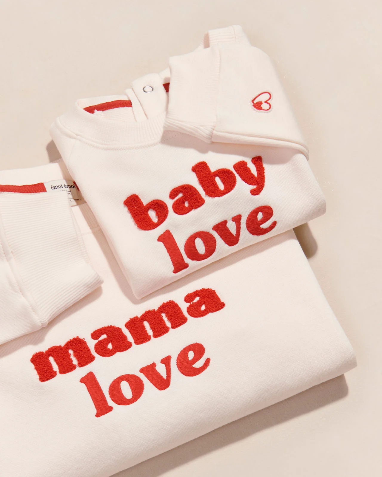 Le sweat brodé Baby love en coton bio - crème – Image 7
