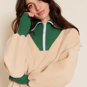 Le sweat Sunny en polaire recyclée et col zippé - latte