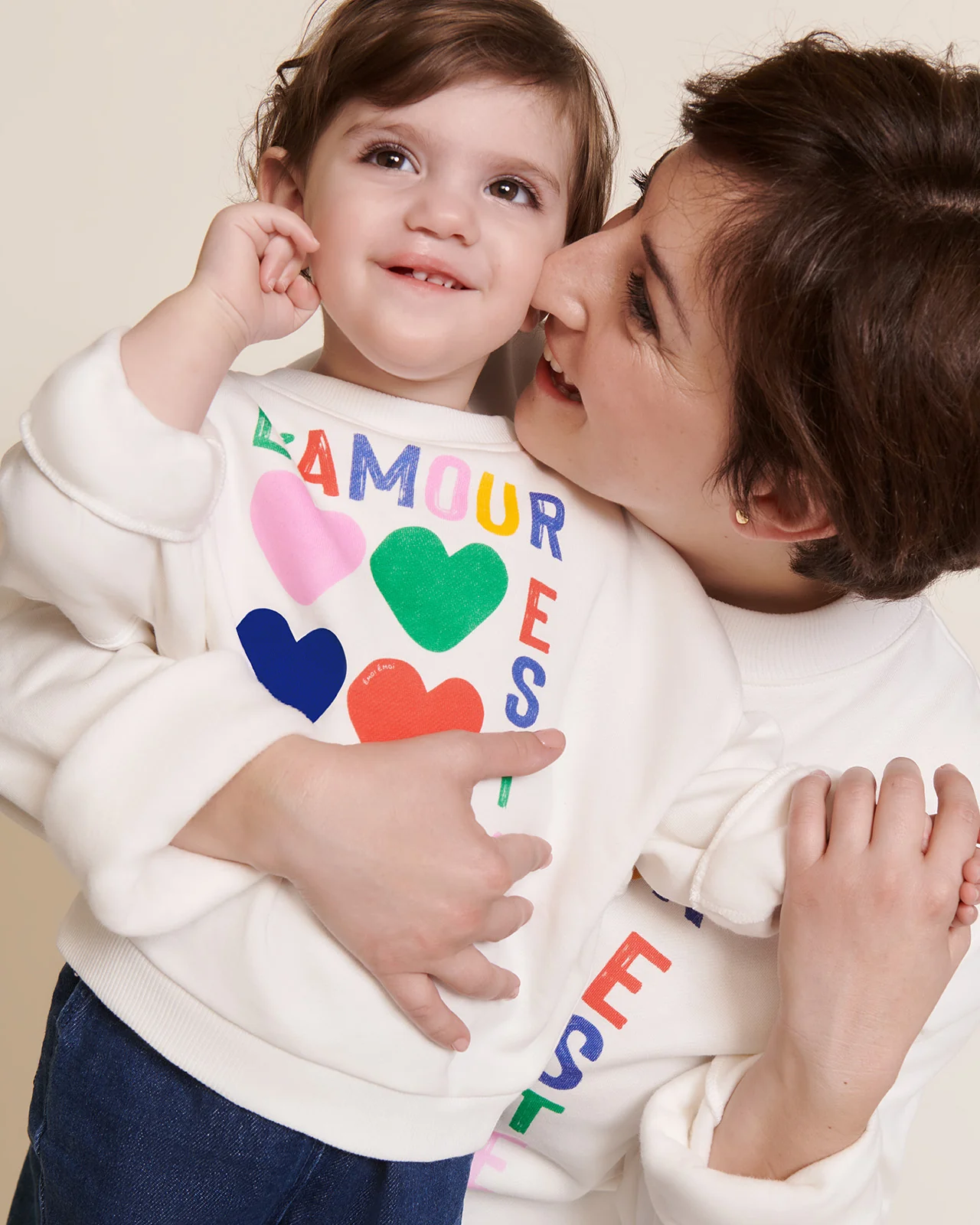 Le sweat L'amour est déclaré enfant en coton bio - multicolore – Image 3