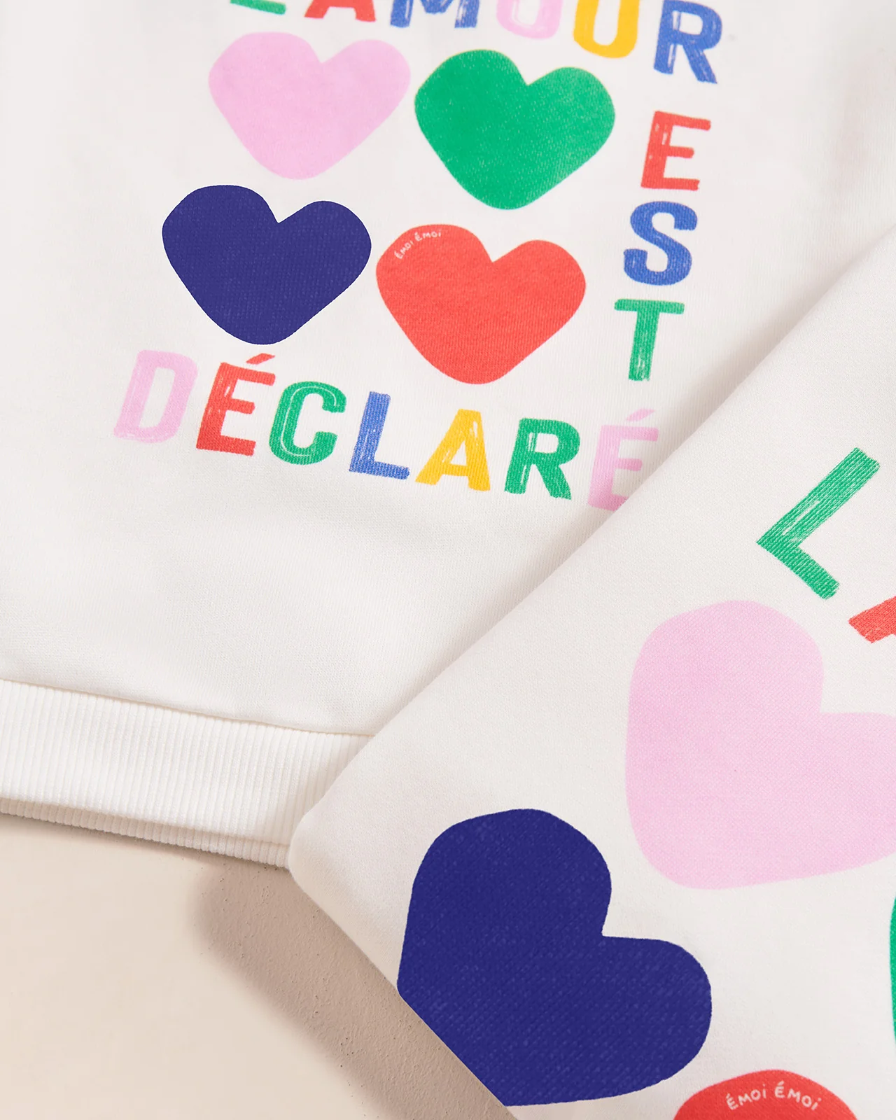 Le sweat L'amour est déclaré enfant en coton bio - multicolore – Image 6