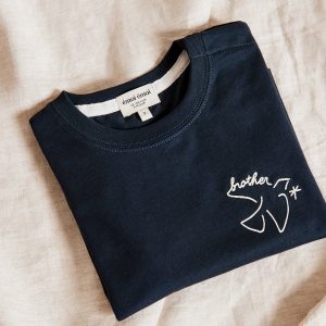 Le t-shirt brodé Brother bird en coton bio - charbon