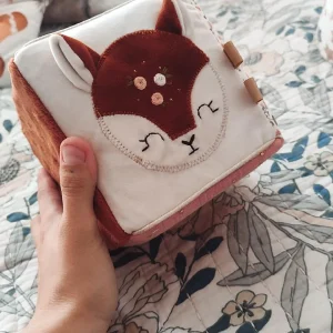 Cube d' éveil Rosie la biche